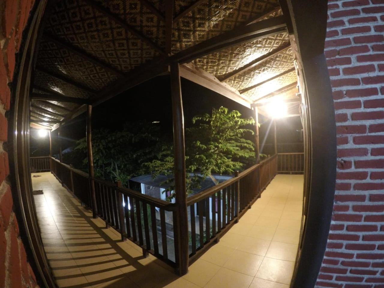 Watukarung Sackstone Guesthouse Kalak Номер фото